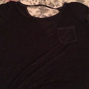 Pocket open back tee